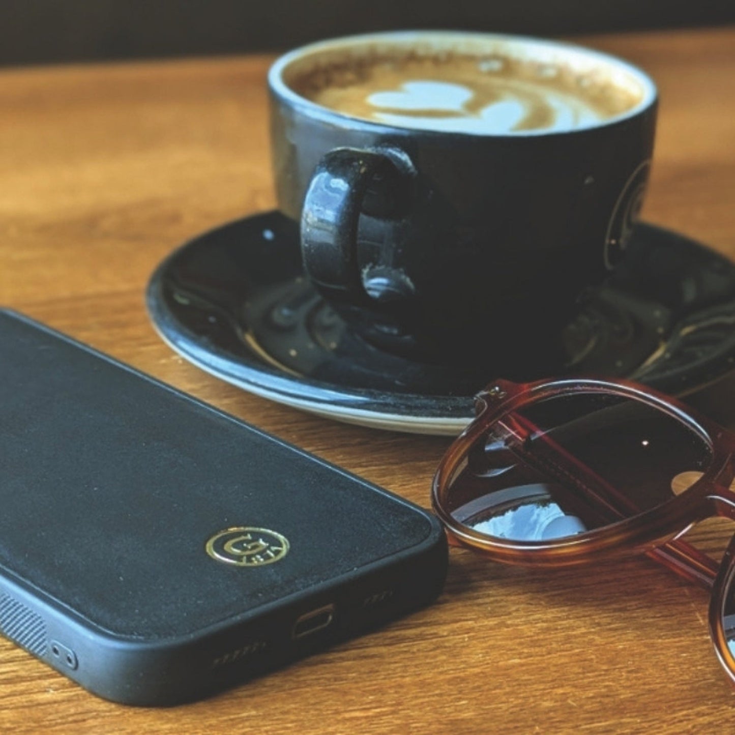 iPhone 16 Pro Max Leather Case - Ebony Black