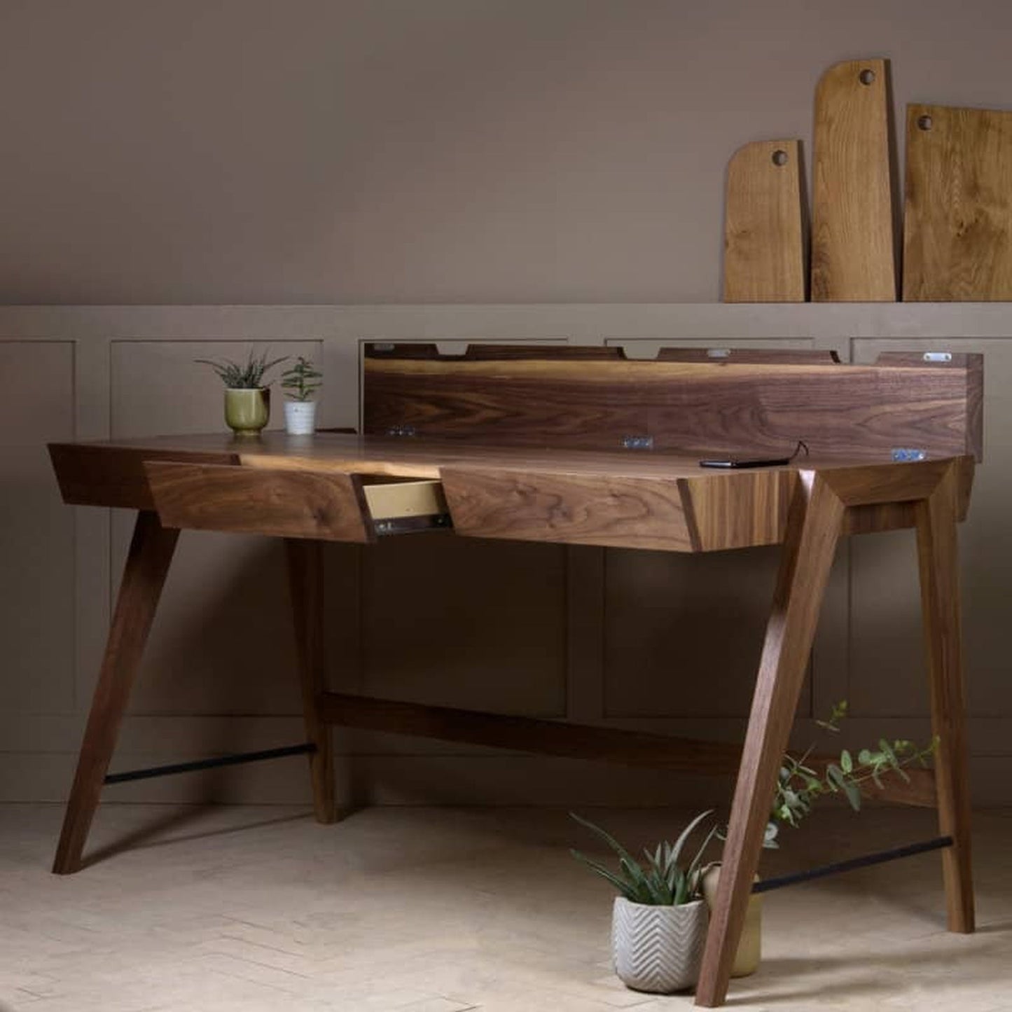 Yackt 2.0 Walnut Desk