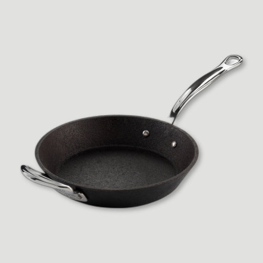 24cm Cast Iron Skillet Frying Pan from Samuel Groves - British Made Cookware