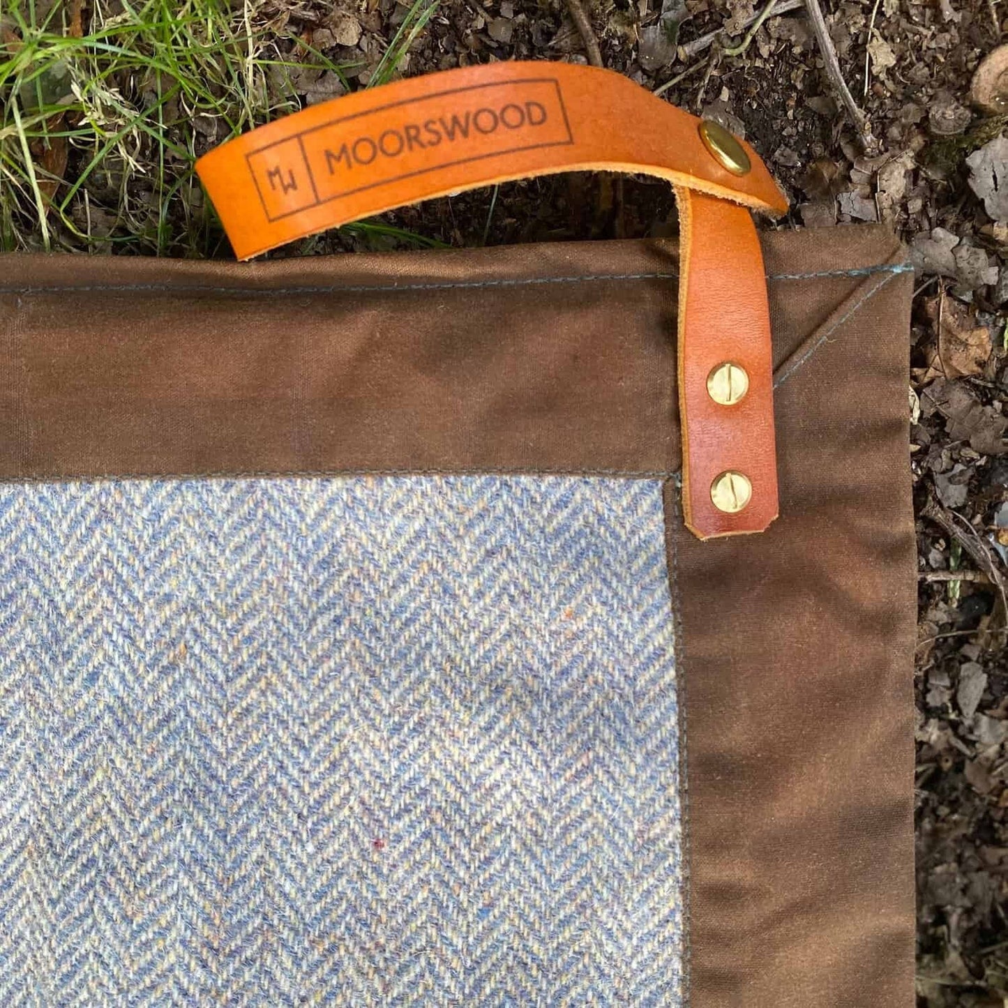 Hebrides Harris tweed brown leather Ramblers Roll