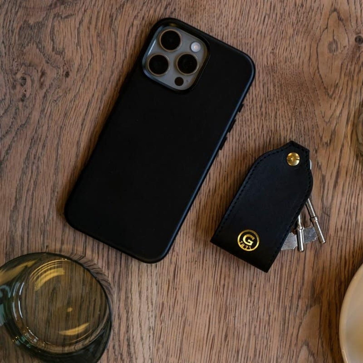 iPhone 16 Pro Max Leather Case - Chestnut Brown