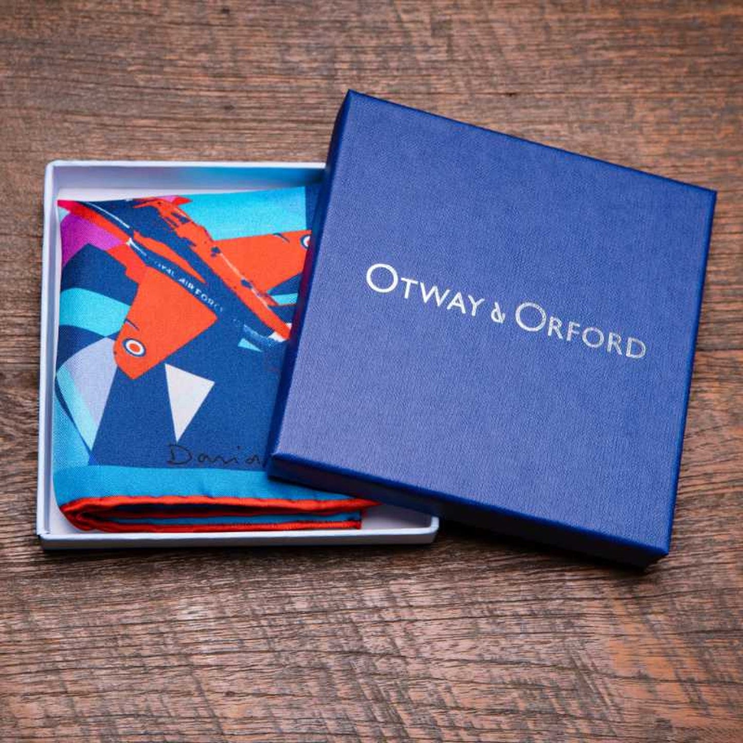 Jubilee Diamond Silk Pocket Square