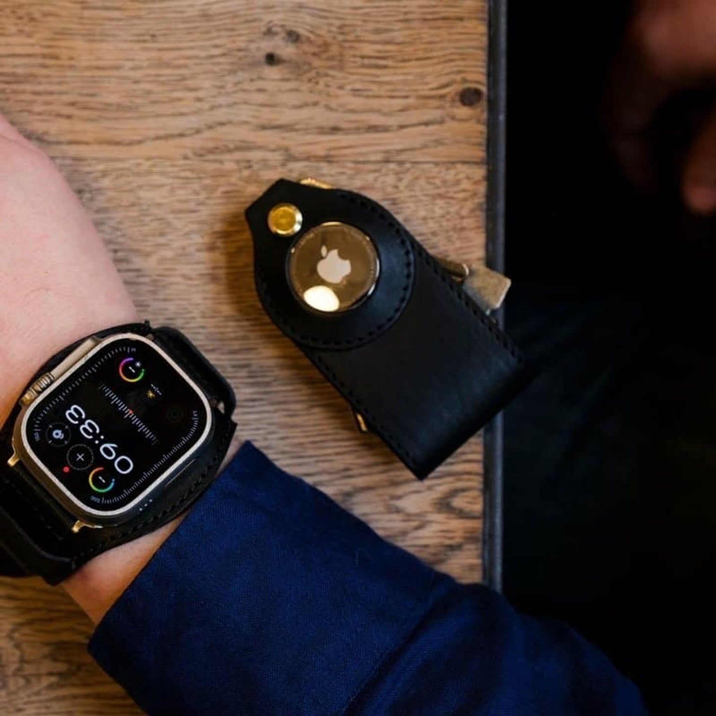 Leather AirTag Key Organiser - Chestnut Brown