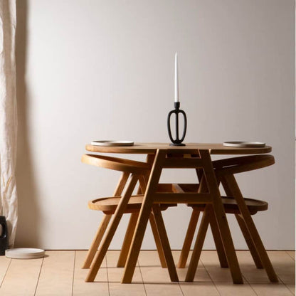 Pakt Dining Set