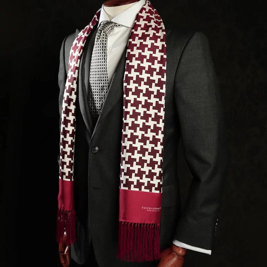 Red and White Ombré Houndstooth Fringed Scarf