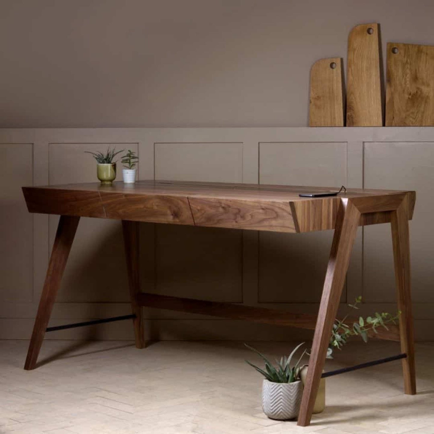 Yackt 2.0 Walnut Desk